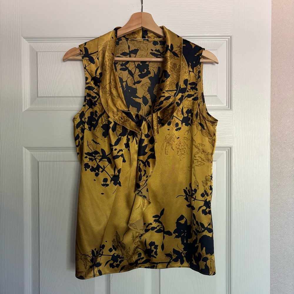 T Tahari Sleeveless Lightweight Floral Silk Blouse Cowl / Draped Neckline